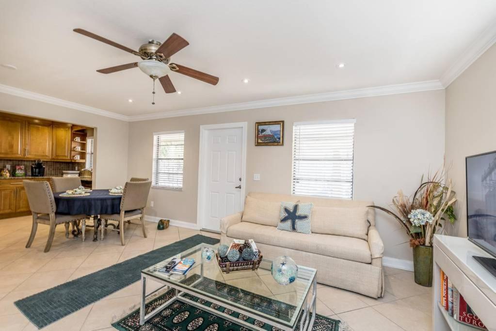 Ocean Vacation Breeze Lantana Exterior foto