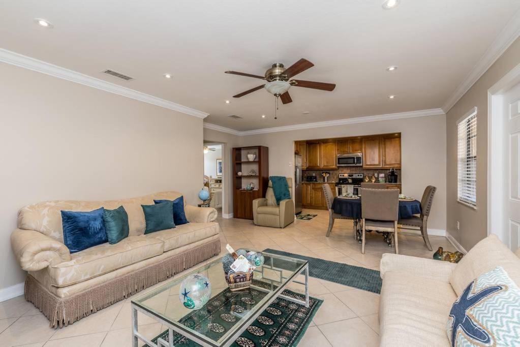 Ocean Vacation Breeze Lantana Exterior foto