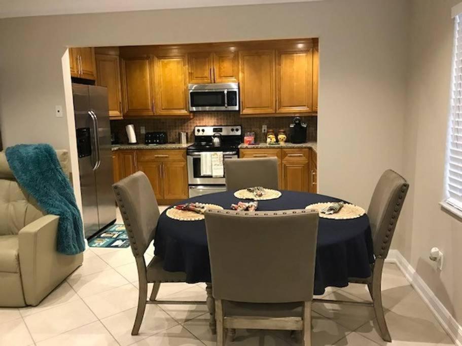 Ocean Vacation Breeze Lantana Exterior foto